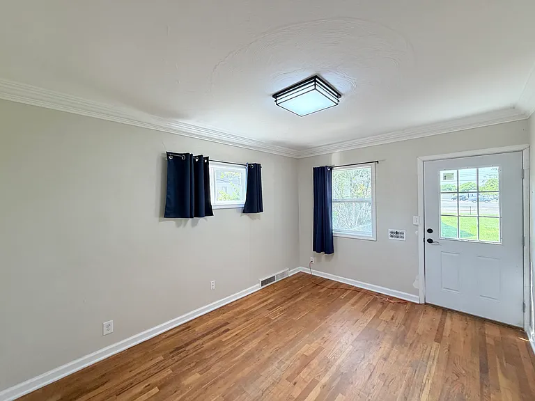 484 G St — Photo 26