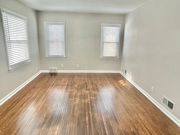4th image of 1532 Illinois St