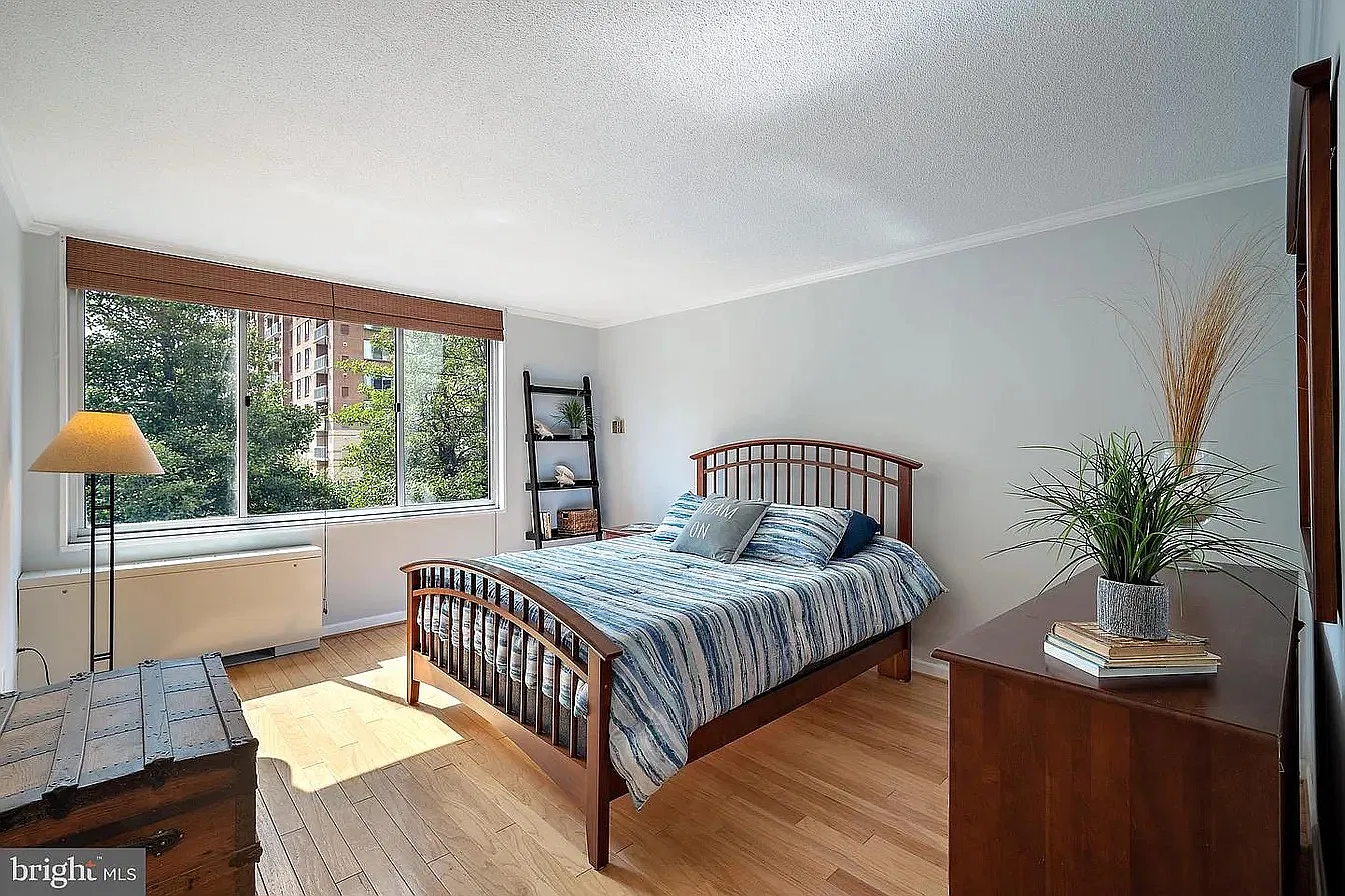 1 bed, 1.5 bath, 877 sqft, $2,200 — Photo 3