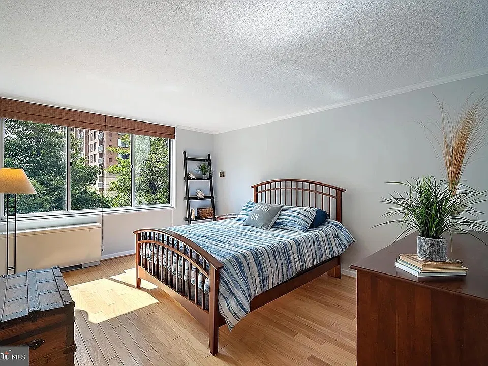 11801 Rockville Pike #306