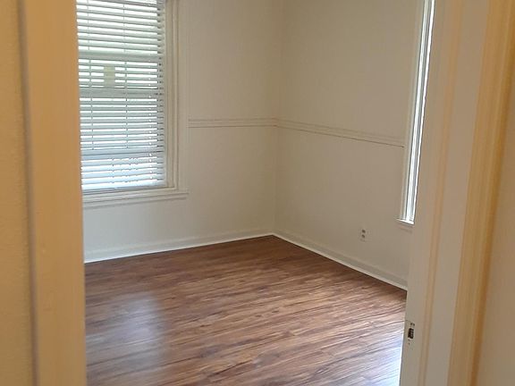 4th image of 707 Dorchester Ave