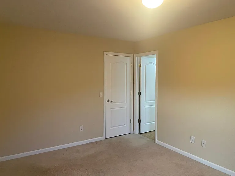 345 Southgate Dr — Photo 17
