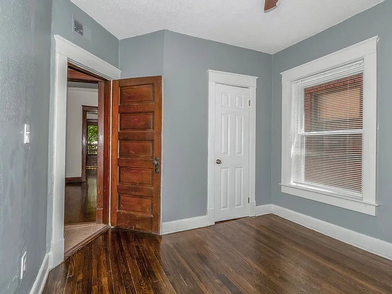 2708 & 2710 Holmes St — Photo 33