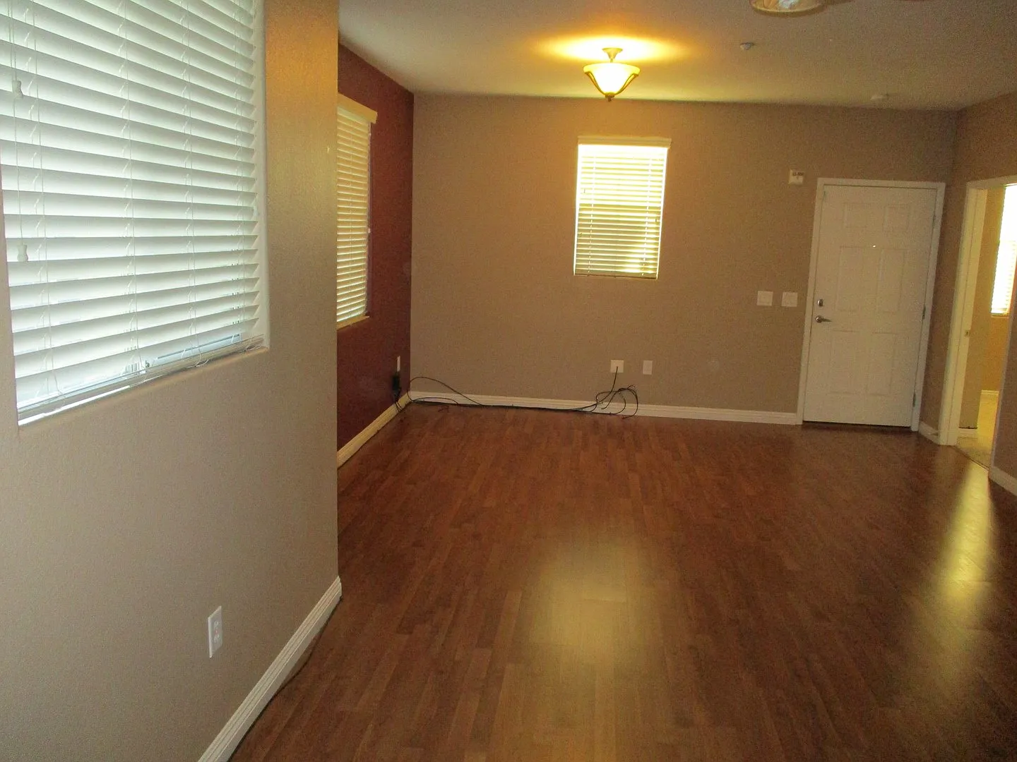 Beautiful 2 bed condo w/ 1 car garage — Photo 3