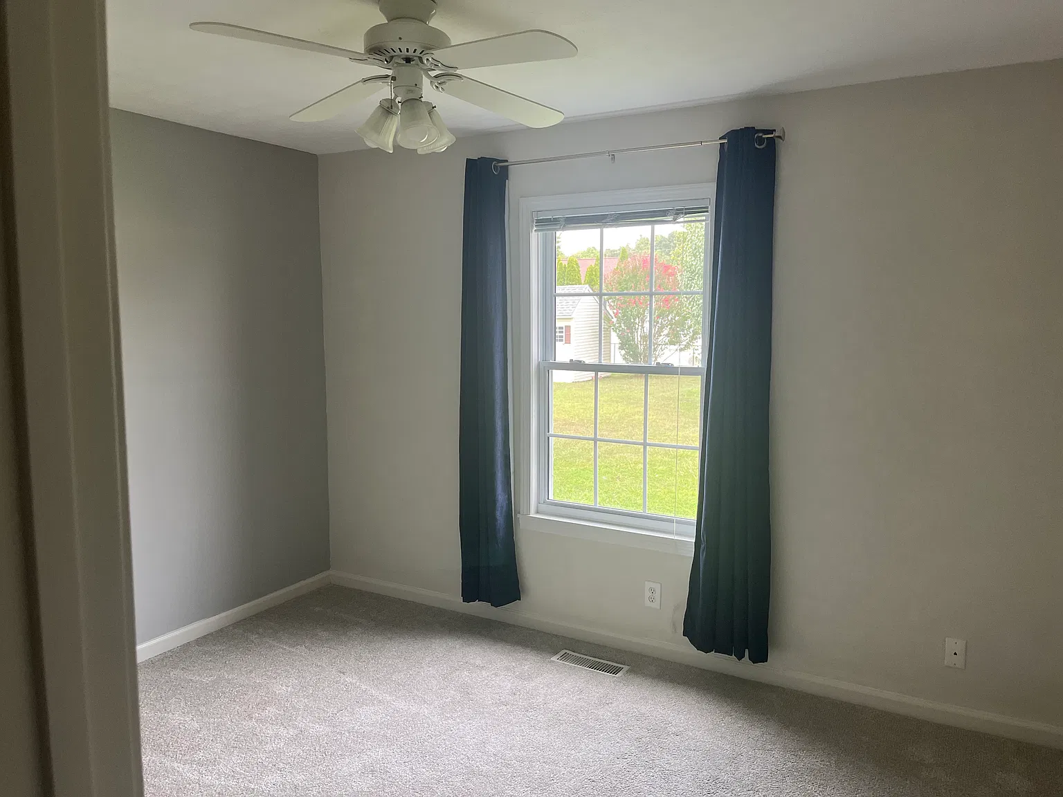 3 bed, 1426 sqft, $1,900 — Photo 4