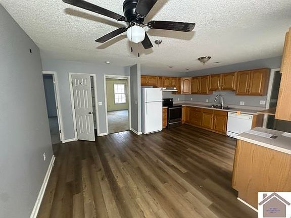 5th image of 190 Berwick Ln