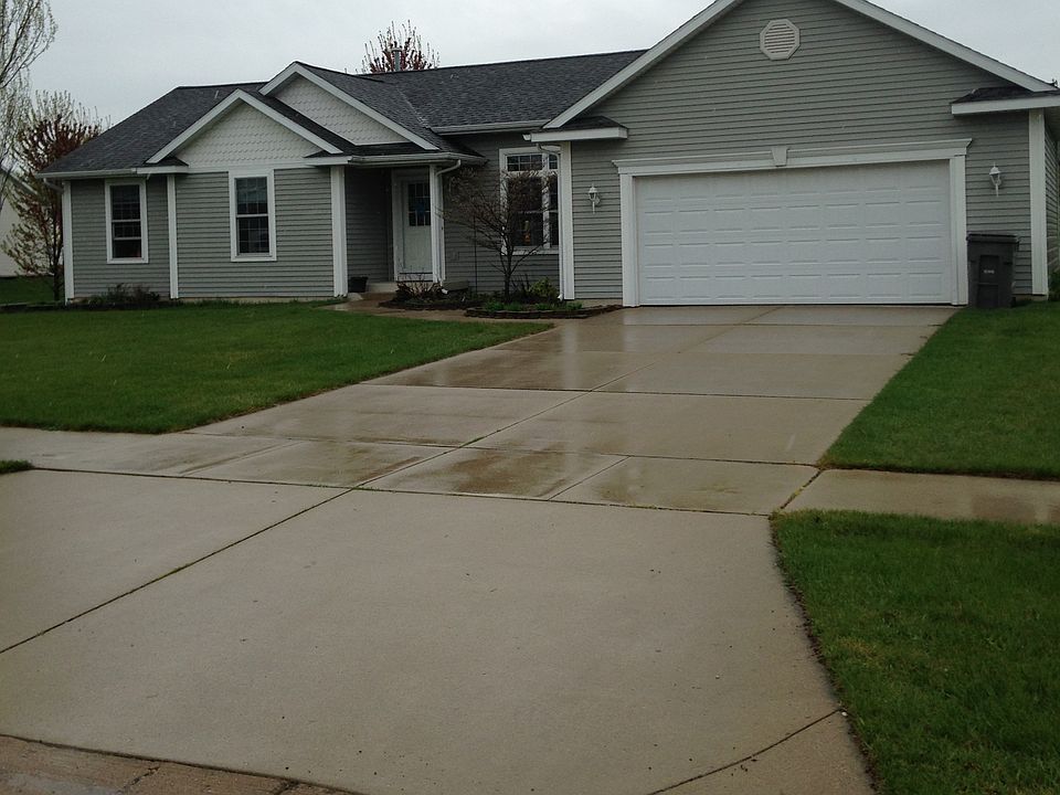 1st image of 3855 Avery Dr NW