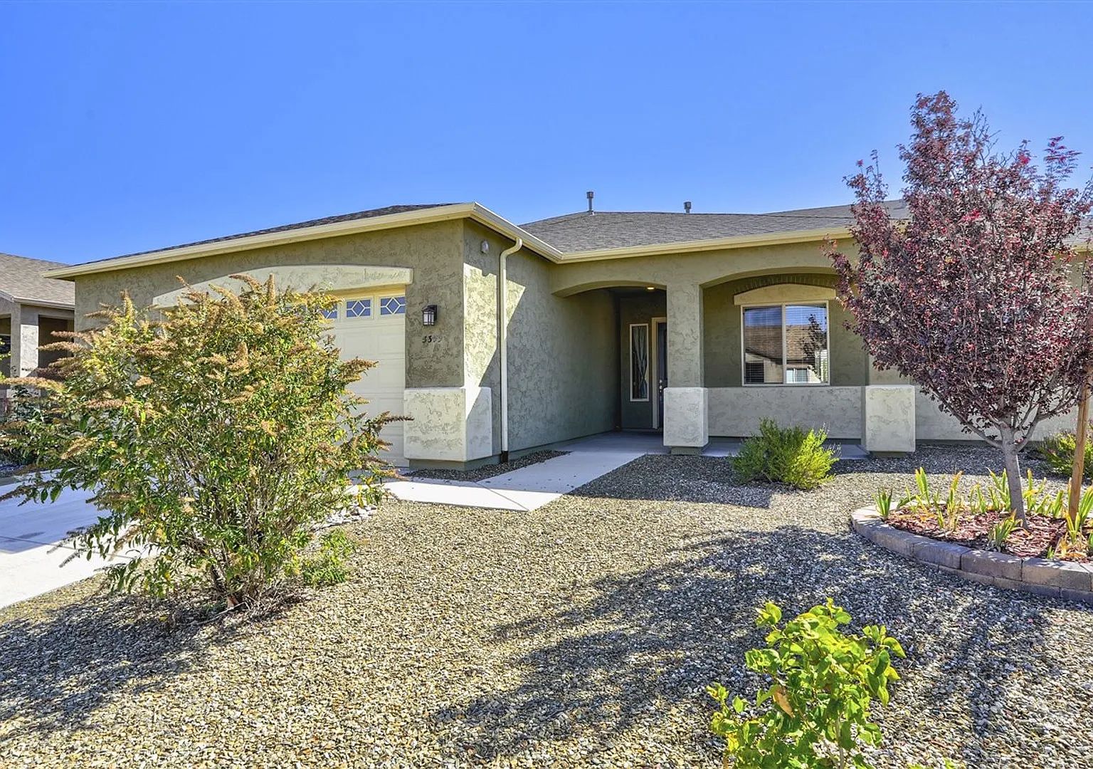 Beautiful 3-Bedroom Home in Granville with Mountain Views & Oversized Garage! — Photo 3