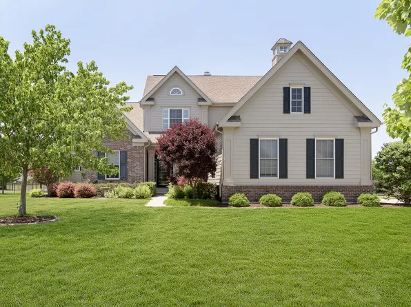 3838 Hearthstone Dr, Zionsville, IN 46077