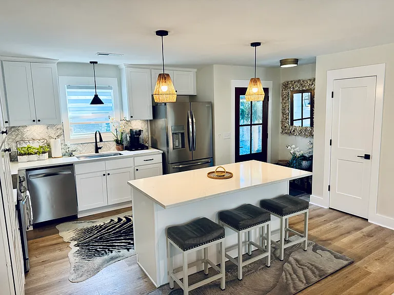 814 Armsway St — Photo 11
