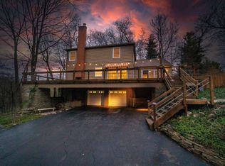 377 E Cooke Rd, Columbus, OH 43214