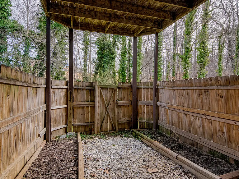 828 Brickwood Ct — Photo 9