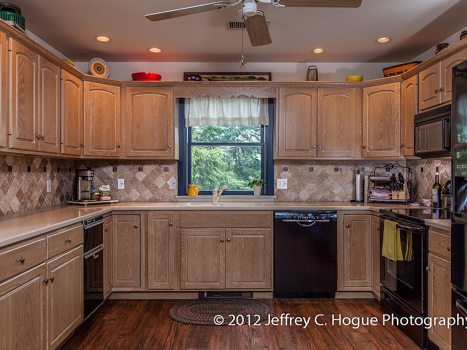 34 Red Corner Rd, Douglassville, PA 19518 Zillow