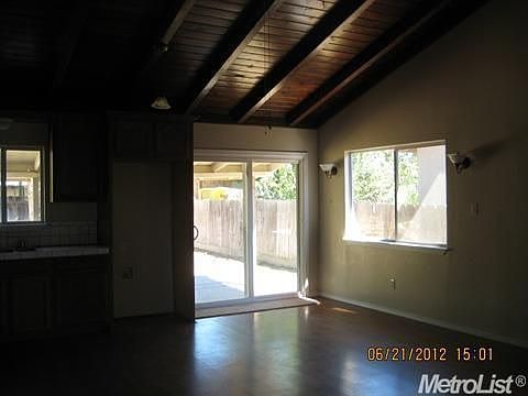 5th image of 722 Iowa Ave