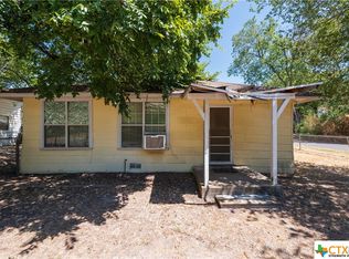 327 Hickory Ave, Luling, TX 78648