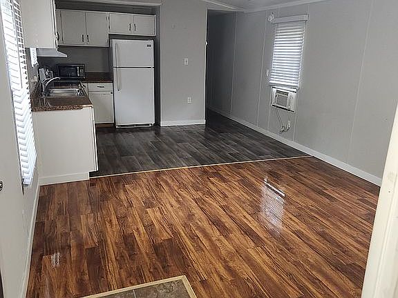 3rd image of 106 Brandy Ln
