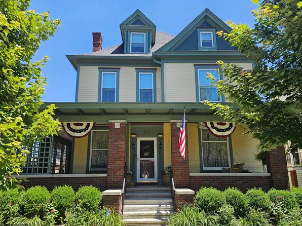 227 Carr Ave, Clarksburg, WV 26301