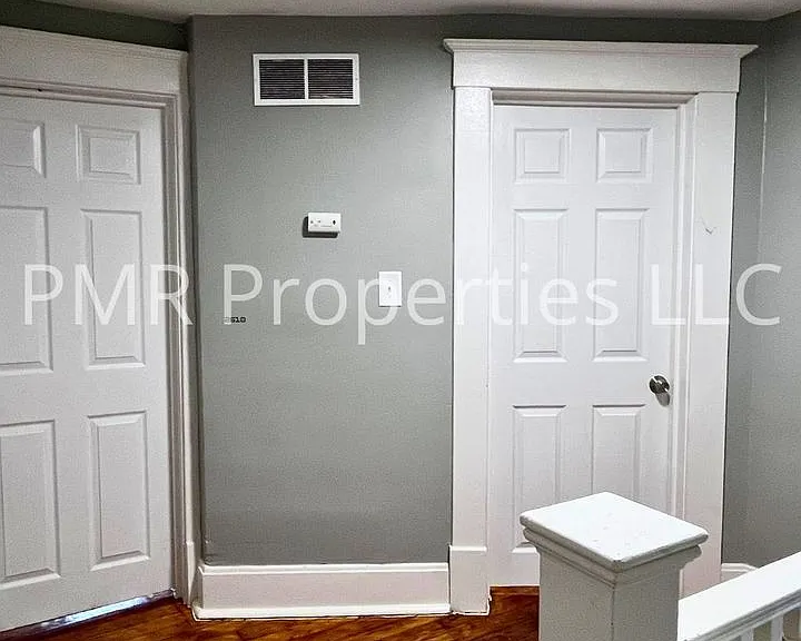 905 Logan St — Photo 14