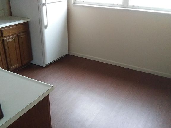 4th image of 32630 Lamont St APT 4