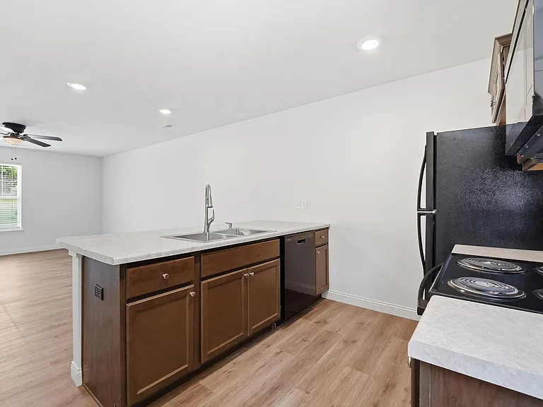 15405 Corbin Ct — Photo 30