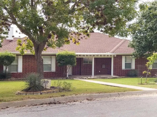 321 Red Oak Ln, Ingram, TX 78025
