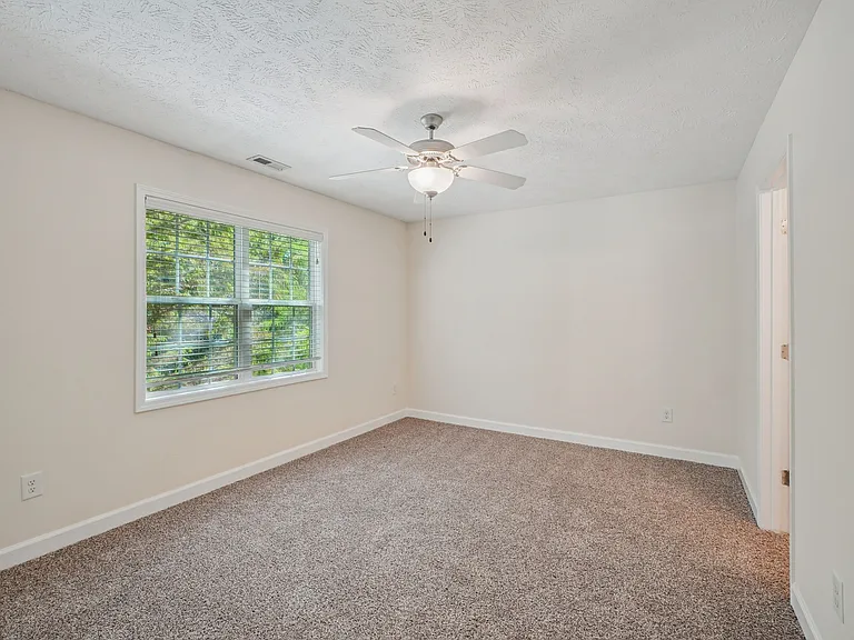 Summerlyn Cottages — Photo 14