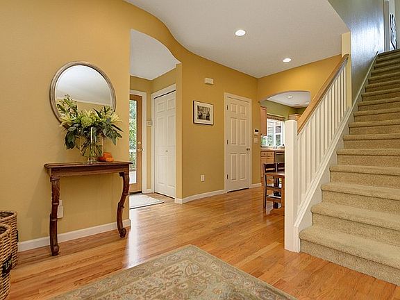 Gracious entry...It is the WOW factor from the get go.