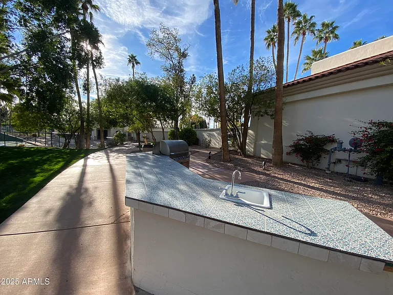 2041 E Marquette Dr — Photo 97