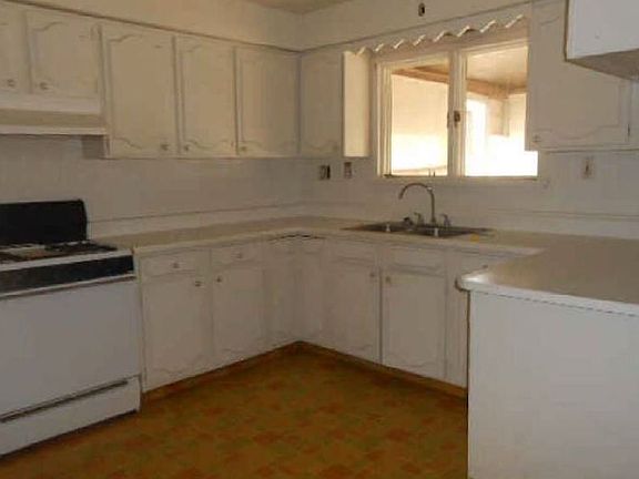 3rd image of 253 Trumbull Ave