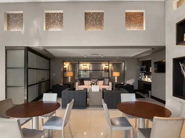 80 Riverside Boulevard image 10 of 19