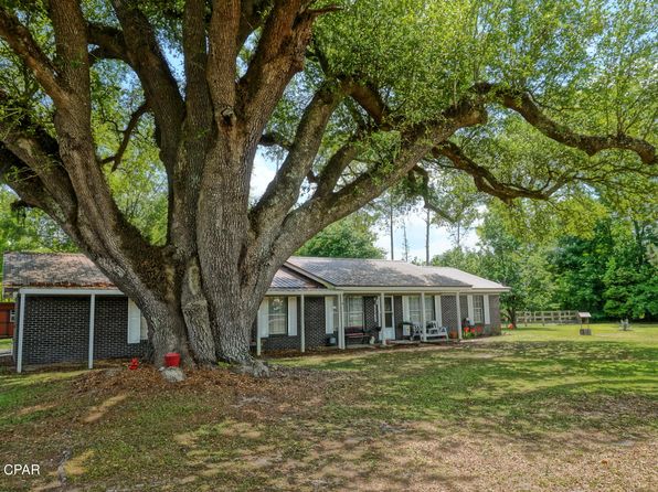 5585 Suncrest Rd, Marianna, FL 32448