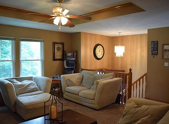 4th image of 420 N Saville Ct