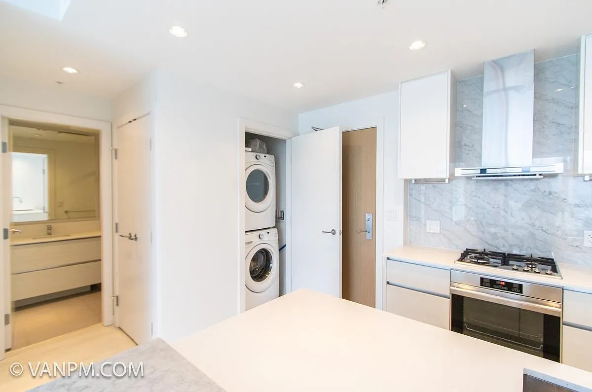 1 bed, 605 sqft, $2,300 — Photo 2