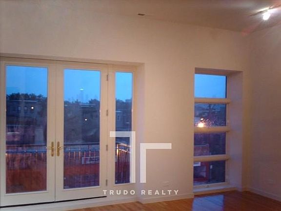 3rd image of 2403 W North Ave #2401205