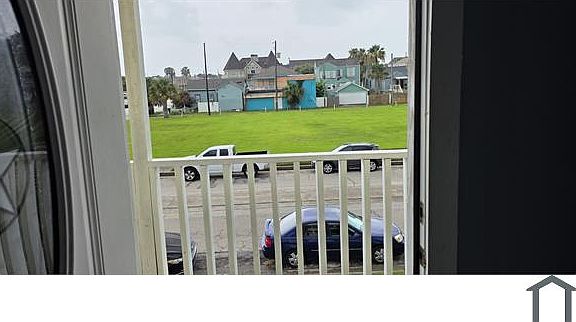 5th image of 1408 Strand St #C