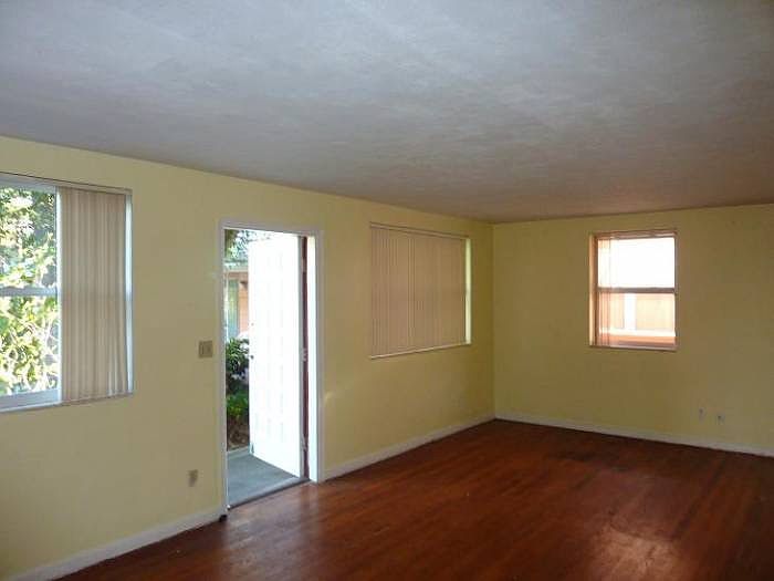 Living area to front door