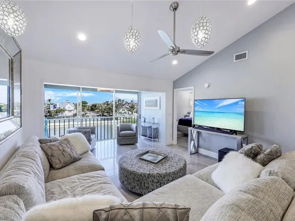 10684 Gulf Shore DR #B-302, NAPLES, FL 34108