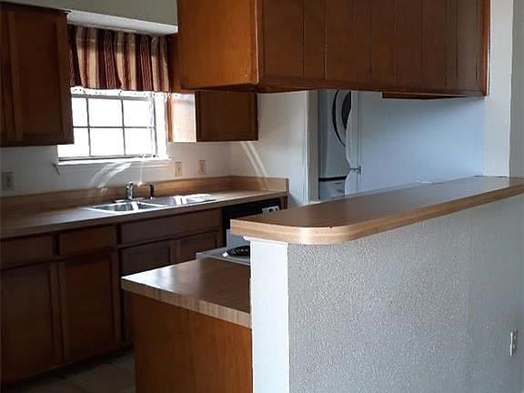 3rd image of 3226 Walton Ave