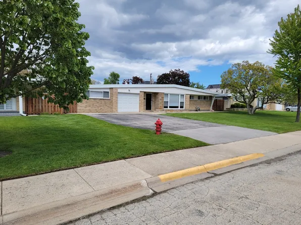 7830 W Carmen Ave, Norridge, IL 60706