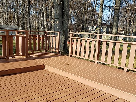 4th image of 8558 Greenbriar Dr