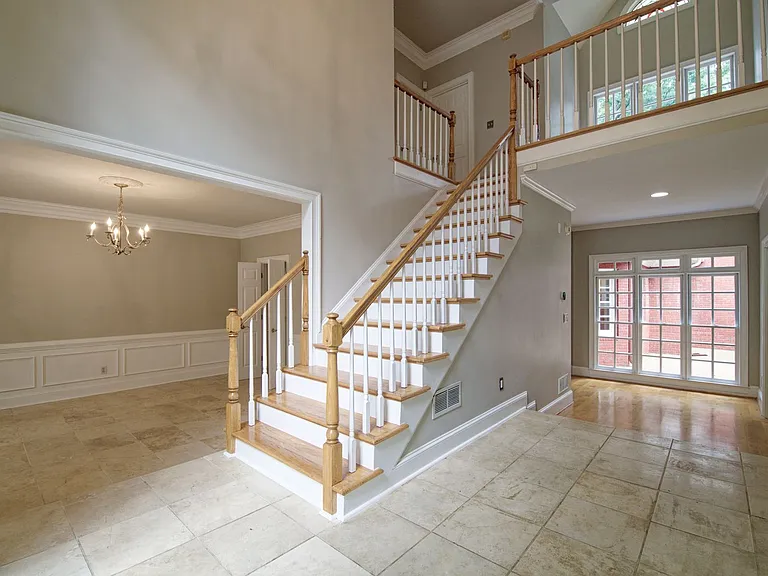 1150 Goodwin Pl NE — Photo 4
