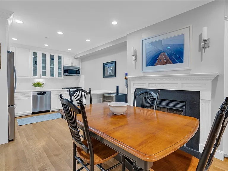 26 Yarmouth St #1 — Photo 7