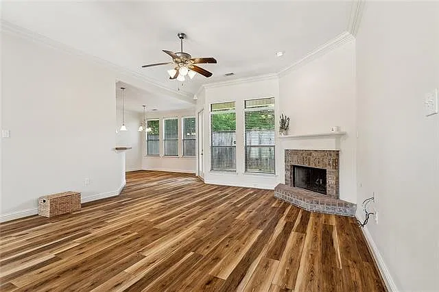 3 bed, 2.0 bath, 1828 sqft, $2,000 — Photo 3