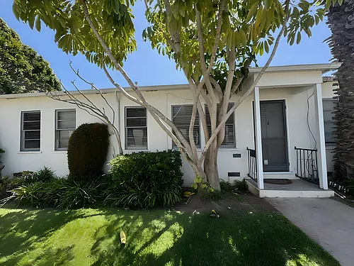 2103 Oak St #B — Photo 13