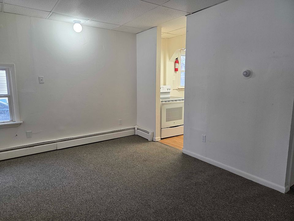 2nd image of 308 Pleasant St APT 6