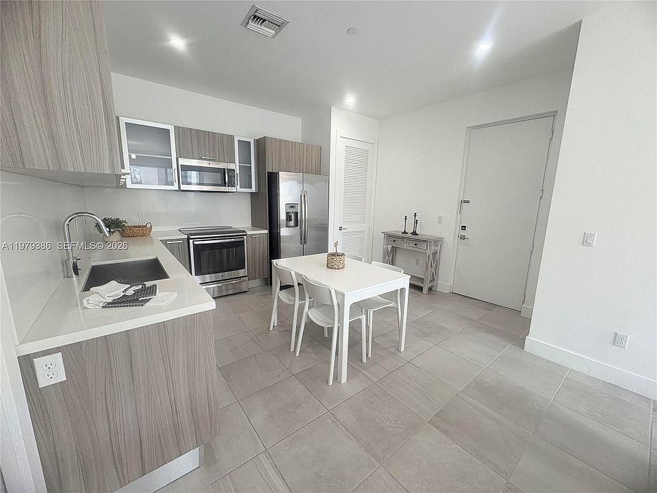 1st image of 1045 NE 18th Ave #304