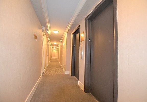3rd image of 330 E 46th St APT 8R