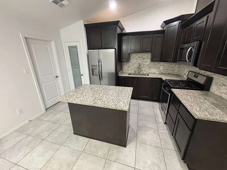 8735 E 41st Pl — Photo 6