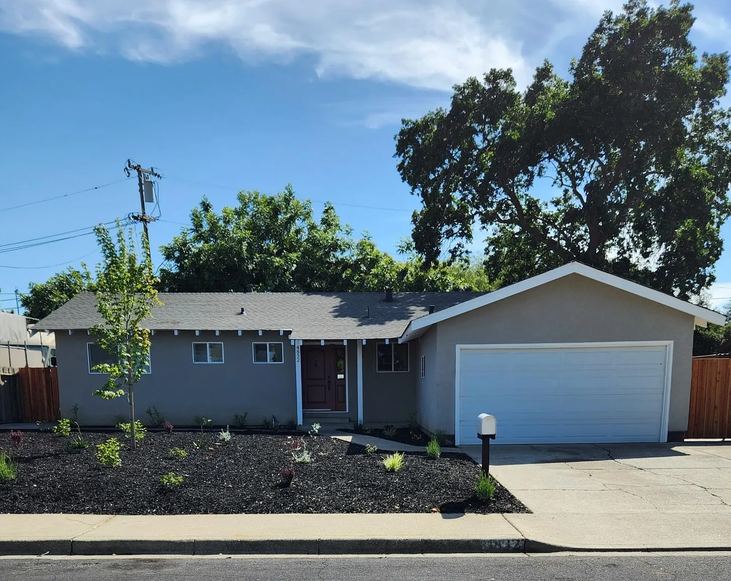 4832 Cherokee Dr photo 1