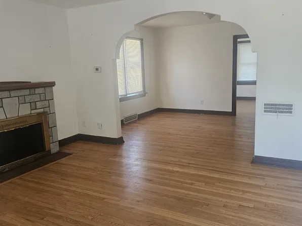 2824 Colonial Ave, Saint Louis, MO 63121